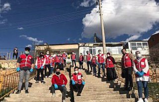 Türk Kızılay, Bayburt'ta 750 pide dağıttı