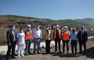 AK Parti'li Karaaslan, Samsun Şehir Hastanesi inşaatında...