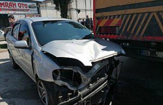 Çarşamba'da iki otomobil çarpıştı: 1 yaralı
