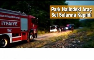 Park Halindeki Panelvan Araç Sel Sularına Kapıldı