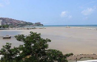 Zonguldak'ta sağanağın ardından denizin rengi...