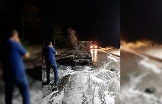 Gümüşhane'de park halindeki otomobil yandı