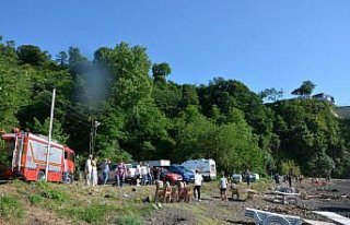 Ordu'da denizde akıntıya kapılan 2 kişiden biri...