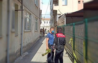 Sinop'ta eşini bıçakla öldürdüğü iddiasıyla...