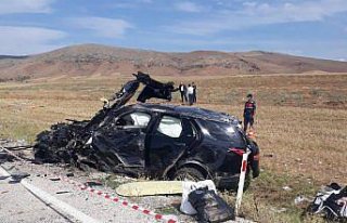 Çorum'da 2 otomobilin çarpışması sonucu...