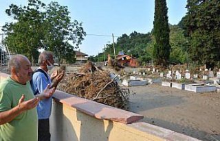 Kastamonu'daki selde mezarlıklar da zarar gördü