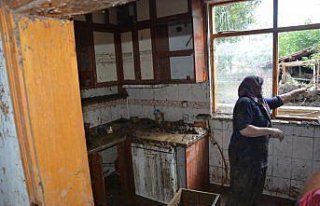 Kastamonu'daki selden kurtulan Behice Çubuk, yaşadıklarını...