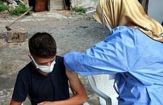 Tokat'ta mobil aşı ekipleri, köy köy dolaşarak...