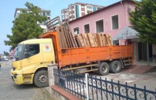 ATAKUM TÜRK- İŞ EĞİTİM MERKEZİ' NDE YIKIM...