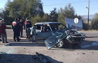 Bolu'da iki otomobilin çarpıştığı kazada 1 kişi...
