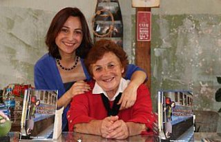 Bu kez bir seyyah değil onu özleyen annesi kitap...