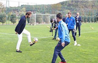 Hamit Altıntop'tan İşitme Engelliler Milli Futbol...