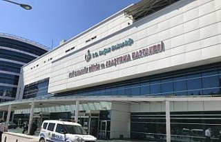 Karabük'te fabrikanın çatısından düşen işçi...