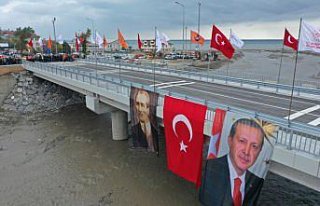 Bakan Karaismailoğlu, Kastamonu'da Çatalzeytin Köprüsü'nün...