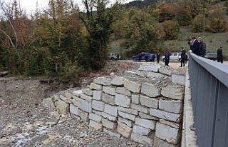 Karabük'te kuvvetli sağanak nedeniyle yıkılan...