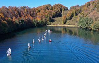 Ordu'daki Ulugöl Tabiat Parkı'nda yelken ve kano...