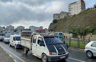 Trabzon'da 10 aracın karıştığı kazada hasar...