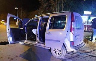 Amasya'da otomobil ile hafif ticari aracın çarpıştığı...