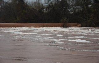Bartın Irmağı'ndaki köpürmeyle ilgili inceleme...
