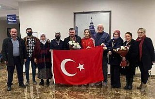 Dünya üçüncüsüne Sinem'e Samsun'da coşkulu...