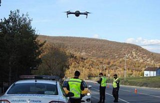 Kavak'ta drone ile trafik denetiminde 8 sürücüye...