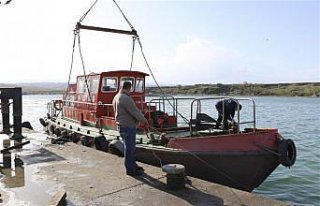 Çanakkale'den Sinop'a getirilen bot, Karadeniz'de...