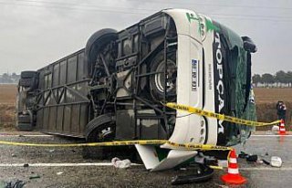 GÜNCELLEME - Amasya'da yolcu otobüsü devrildi 2...