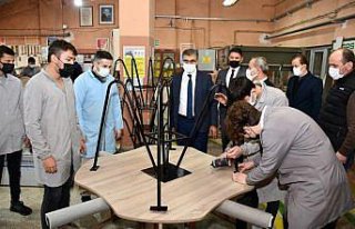 Karabük'te meslek lisesi öğrencileri 54 okula kütüphane...