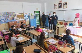 Kaymakam Güldoğan'dan okul ve esnaf ziyareti