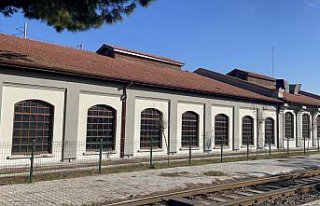 Samsun'daki tarihi tren bakım atölyesinde cerrahi...
