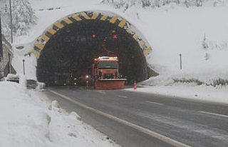 Bolu Dağı'nda hafif kar etkili oluyor