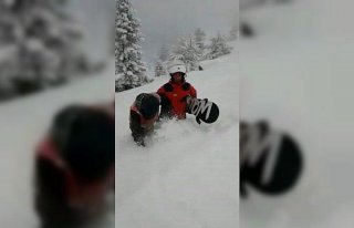 Bolu'da snowboard yaparken pistten çıkarak kaybolan...