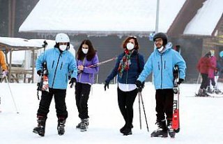Ilgaz Dağı'ndaki kayak merkezlerinde yoğunluk yaşanıyor