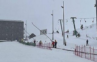 Yen yılın ilk gününde Kartalkaya'da kar etkili...