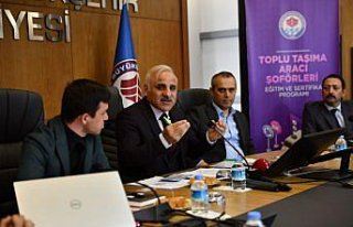 Trabzon Büyükşehir Belediyesi şoförlere eğitim...