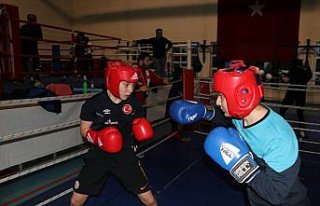 22 Yaş Altı Kadın Boks Milli Takımı Avrupa'dan...