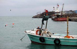 Batı Karadeniz'de balıkçılar olumsuz hava şartları...