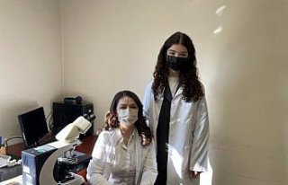 Doktor anne kız, hastaları iyileştirmek için omuz...