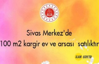 Sivas Merkez'de 100 m² kargir ev ve arsası...