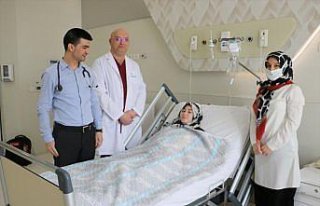 Sivas'ta bir hastanın karın boşluğundan yaklaşık...