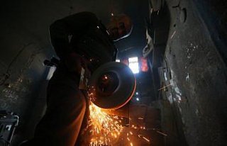 Ateşin başında 45 yıldır demir döven Veysel...