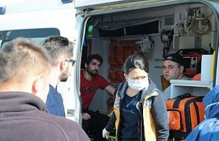 Bolu'da dereye düşen otomobildeki 2 kişi yaralandı