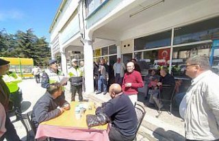 Ladik'te okul servisi sürücüleri ve öğrencilere...