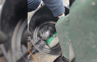 Rize'de otomobildeki elektrik süpürgesine saklanmış...