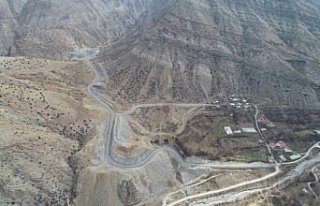 Yusufeli Barajı köy yolları yapım inşaatları...