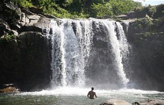 Ordu'da yeşilin tonları arasındaki Çiseli Şelalesi...
