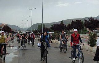 Tokat'ta protokol üyeleri bisiklet kullandı