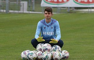 Trabzonspor'un genç kalecisi Kağan Moradaoğlu'nun...