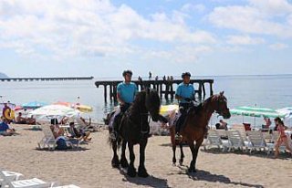 Zonguldak'ta sahiller atlı jandarma timine emanet