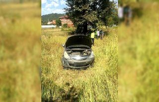 Karabük'te devrilen otomobildeki 2 kişi yaralandı